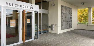 Eingangstüre Schule Buechholz